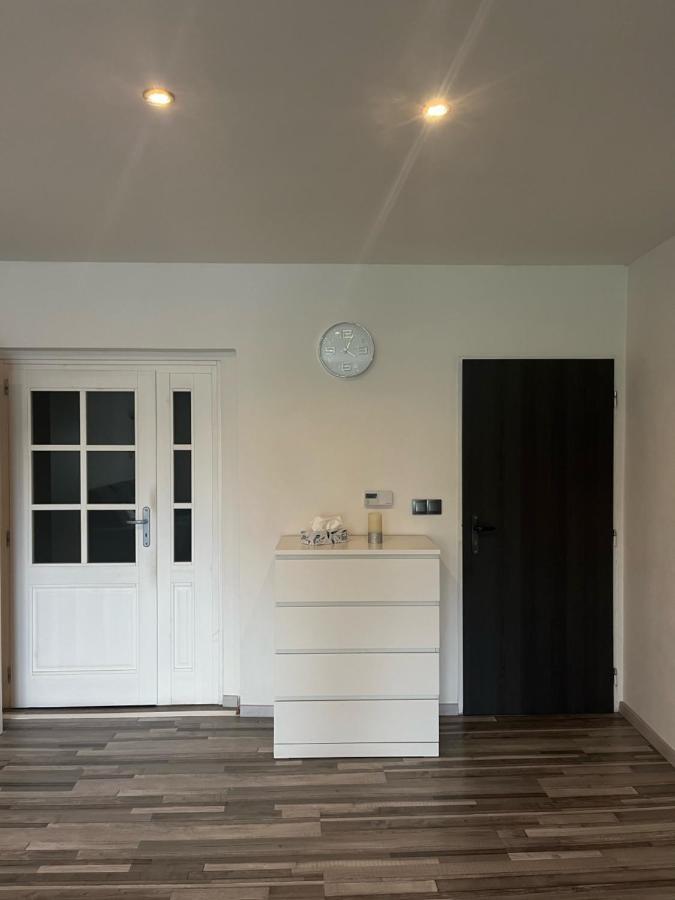 Apartman V Rodinnem Dome Jaroměř Kültér fotó